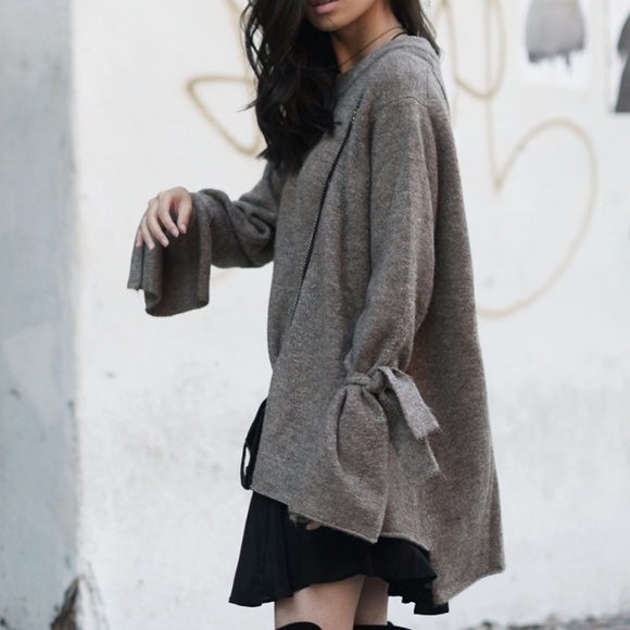 Zara Sweaters - Zara Tie Sleeve Sweater